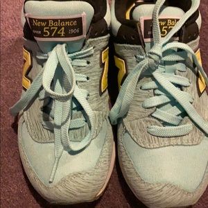 New Balance Sneakers teal and black size 7